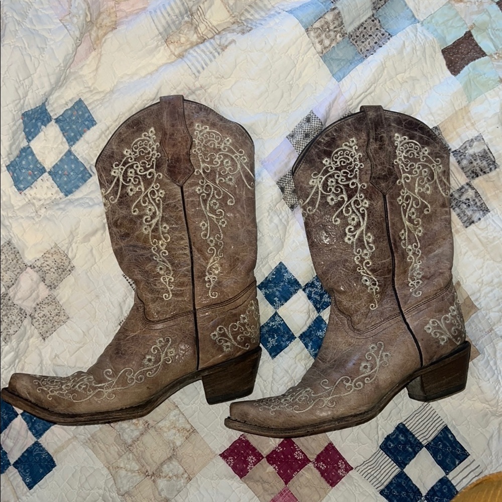 Corral Crater Bone Brown Embroidered Cowgirl Boots